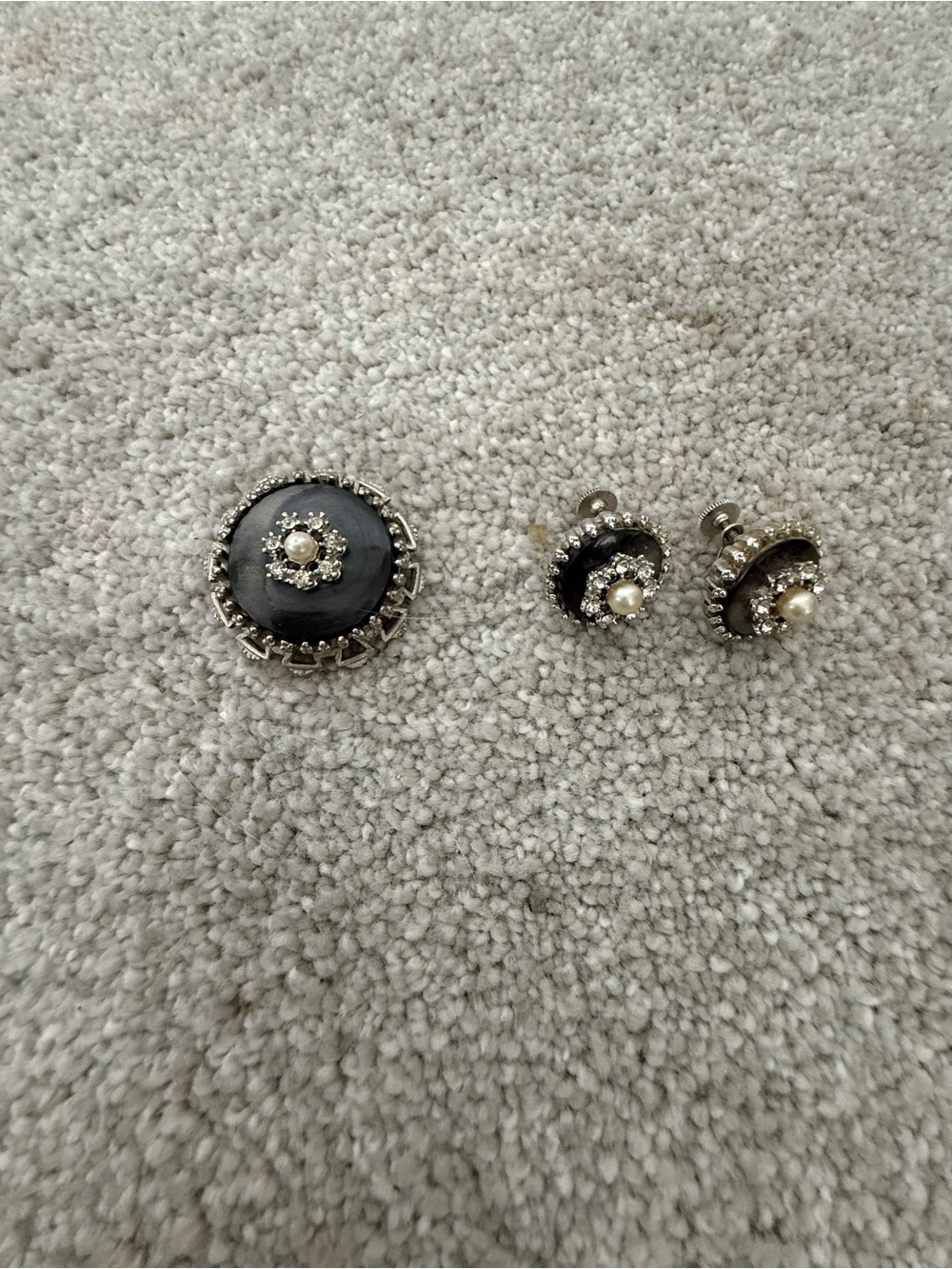 Vintage Black Pearl Button Brooch and Screwback Earrings Set